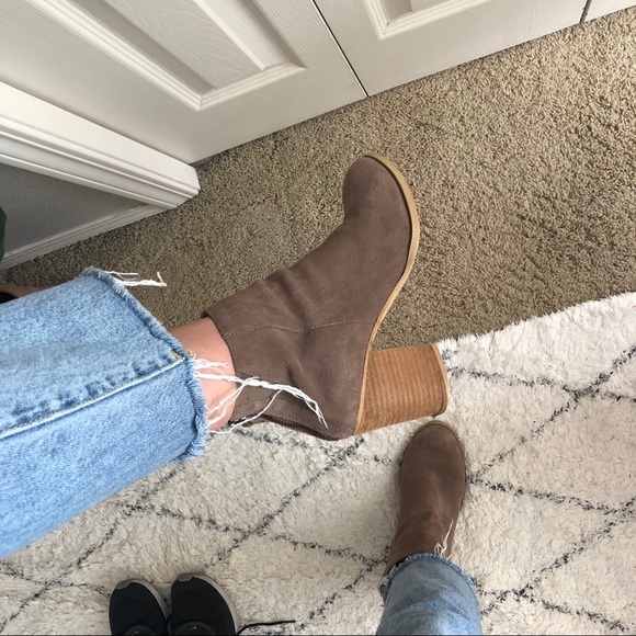 Urban Outfitters wood block suede ankle booties - Picture 6 of 8